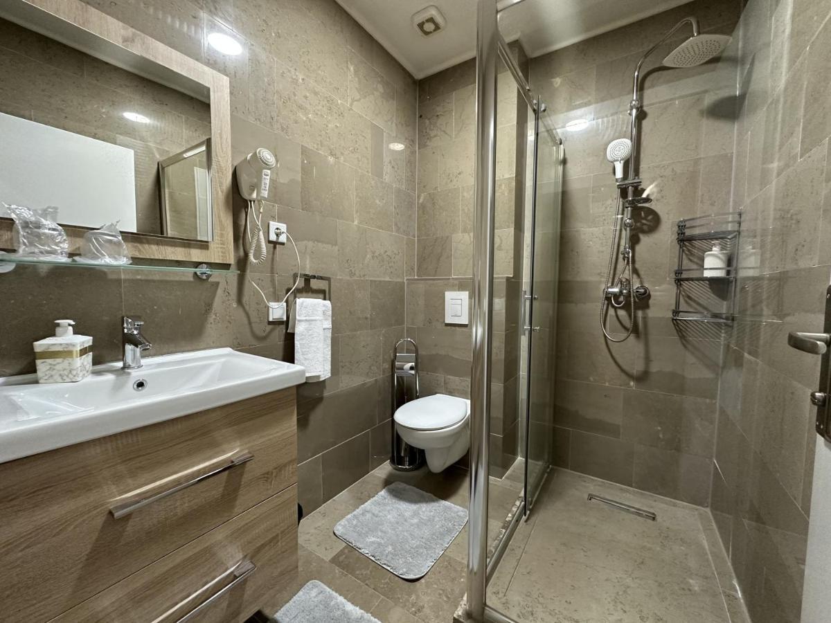 Royal City Apartments ヤイツェ エクステリア 写真