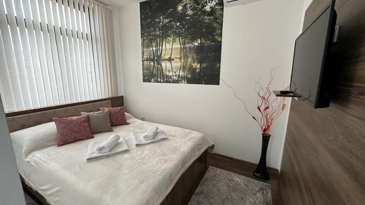 Royal City Apartments ヤイツェ エクステリア 写真